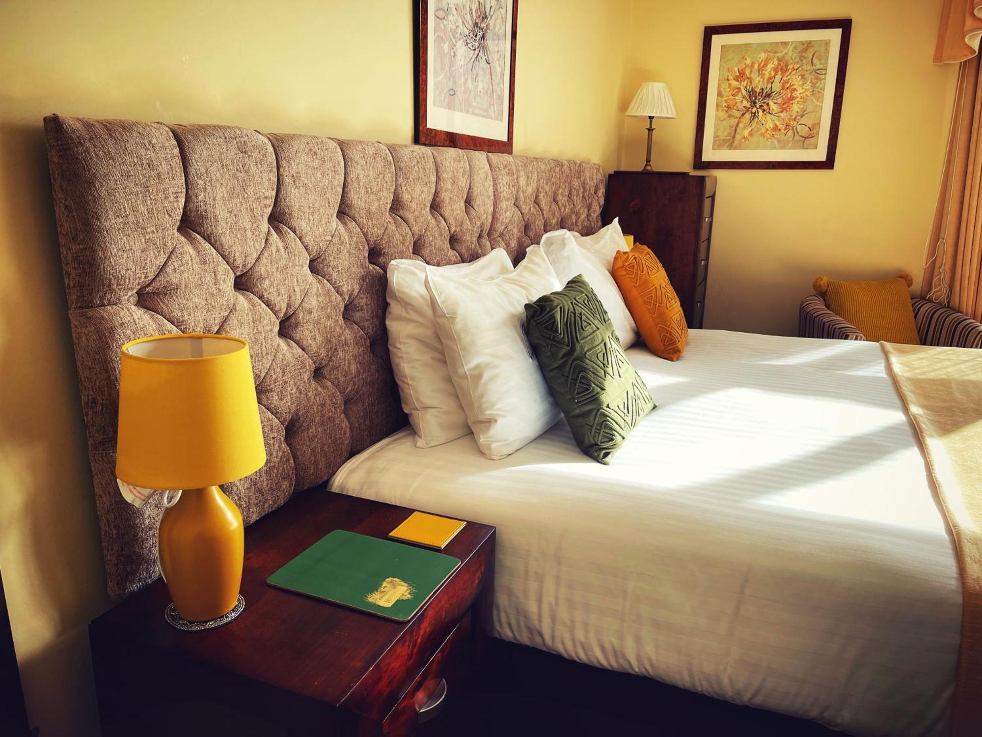 The Robin Hill Bed & Breakfast Торки Екстериор снимка