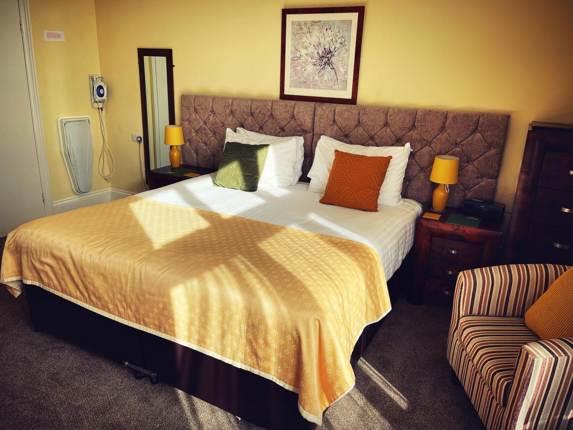 The Robin Hill Bed & Breakfast Торки Екстериор снимка