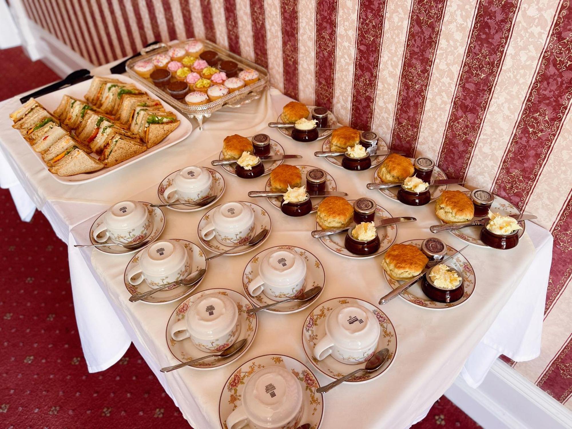The Robin Hill Bed & Breakfast Торки Екстериор снимка