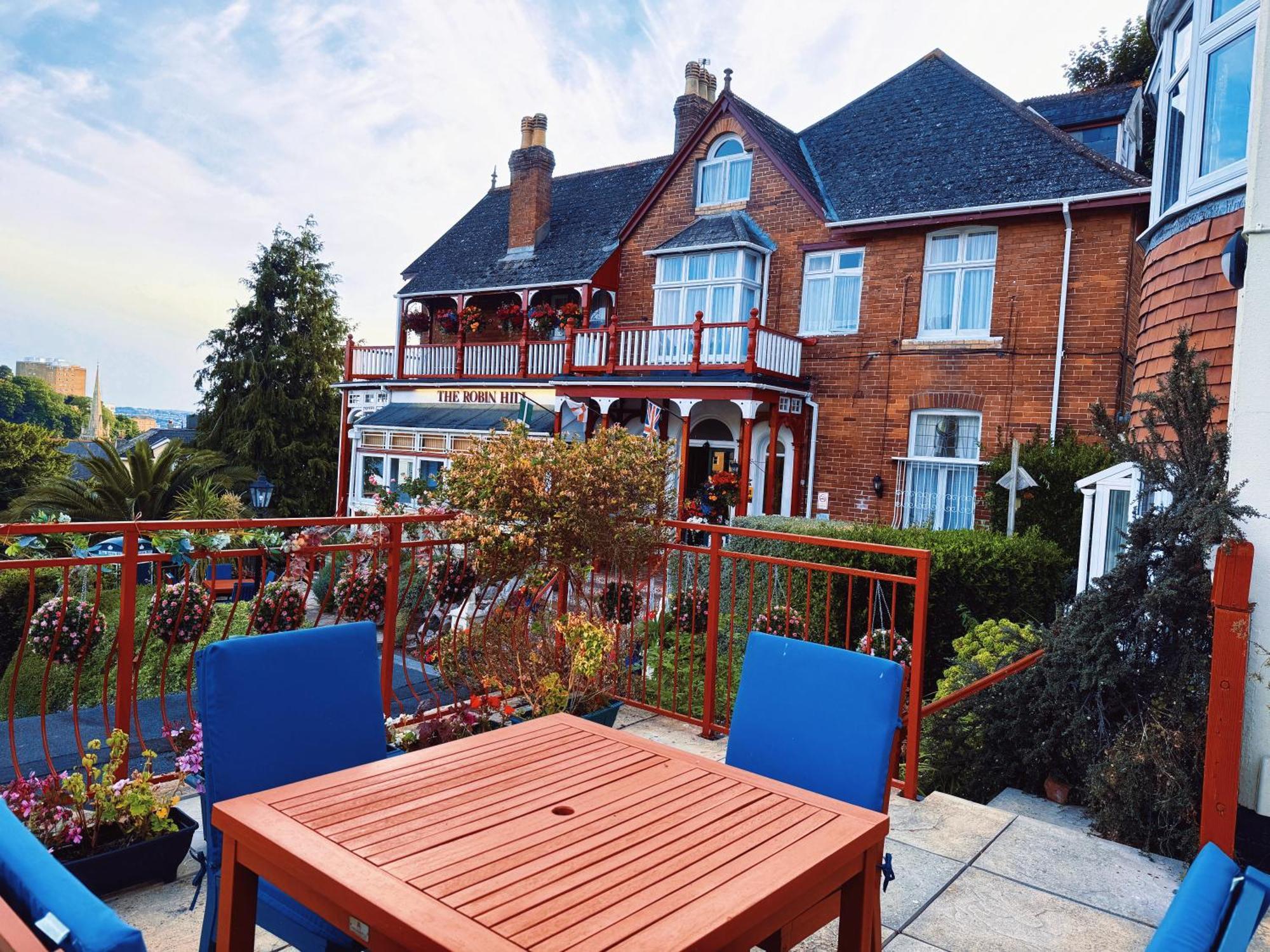 The Robin Hill Bed & Breakfast Торки Екстериор снимка