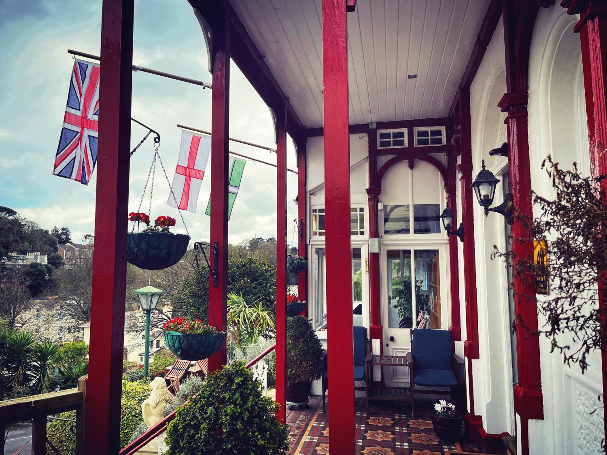 The Robin Hill Bed & Breakfast Торки Екстериор снимка